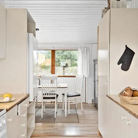 Beautiful In With Kitchen Holiday home