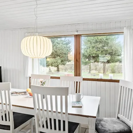 Beautiful In With Kitchen Stege